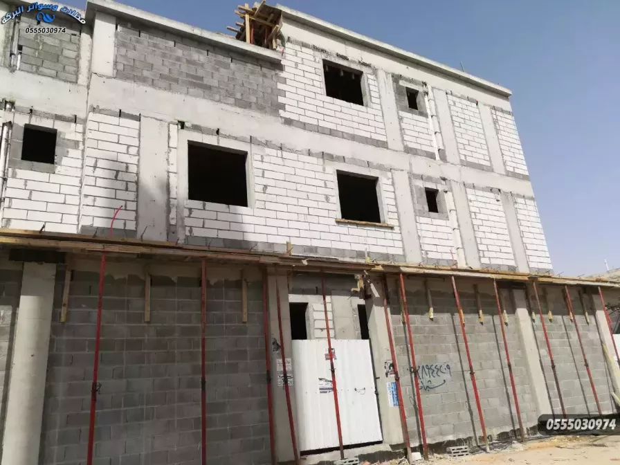 بناء ملاحق واستراحات